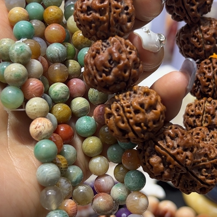 大果紫檀（缅甸花梨）0.8/108冰绿姑娘玉