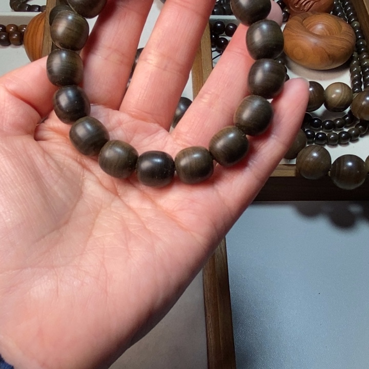 *****檀香木老山檀香水阴沉1.2*1.2*17、奶香