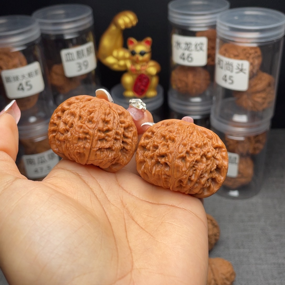 文玩核桃把件水龙纹