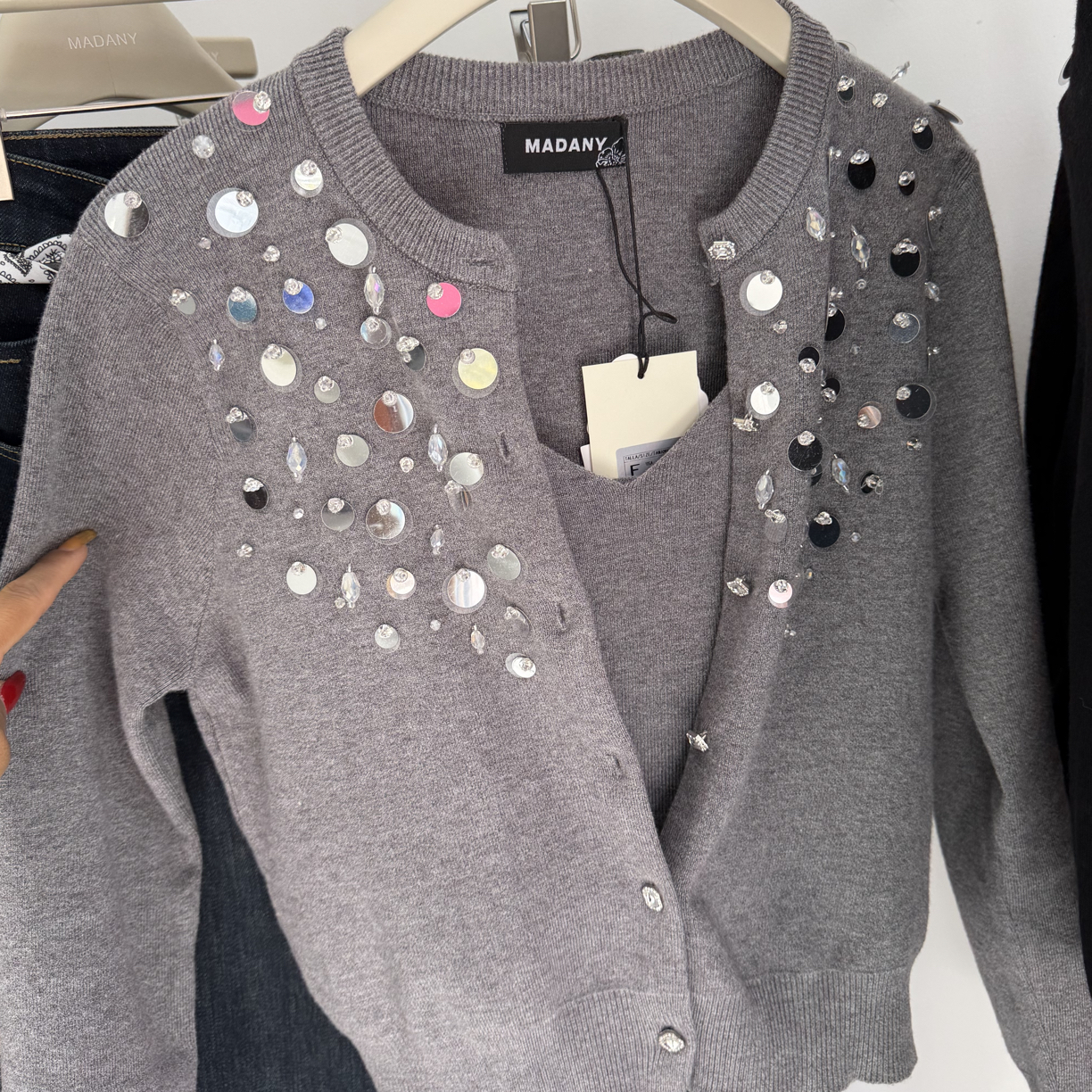 Madany 毛衣带吊带（实体店款）