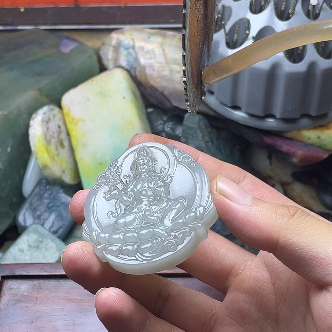 z***m和田玉未镶嵌颈饰