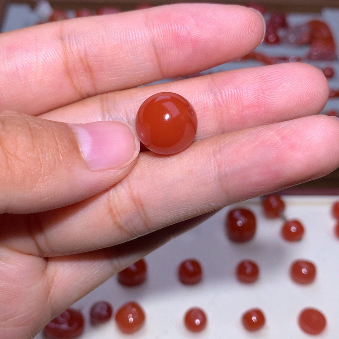 南红玛瑙保山玫红圆珠未镶嵌12.8