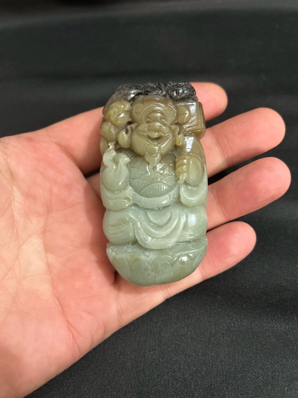 和田玉，且末料财神爷手把件