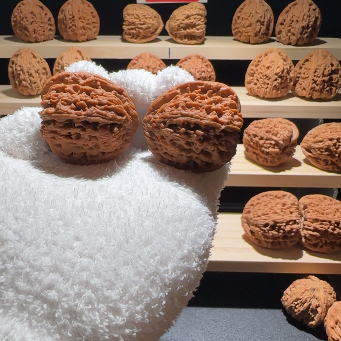 黑***子文玩核桃吊坠42炮弹天残