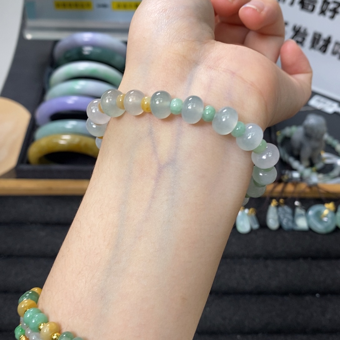 颈饰未镶嵌翡翠手串