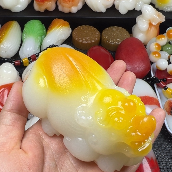 新疆戈壁五彩石金丝