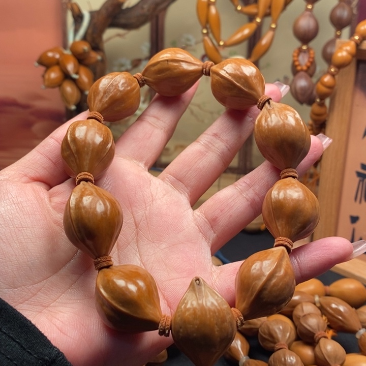 手串/手链橄榄核2.0三花铁盒