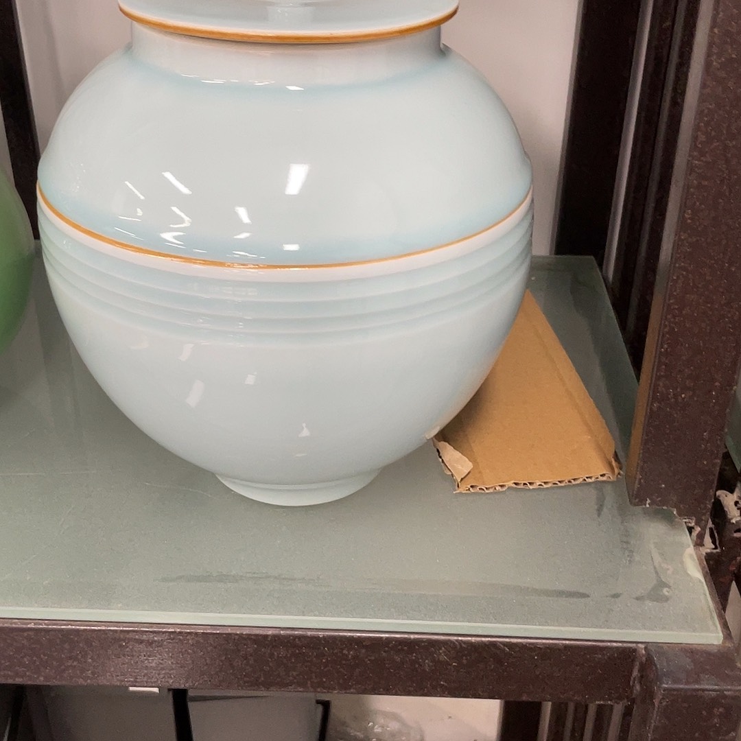 搪瓷杯子里还有很多东西