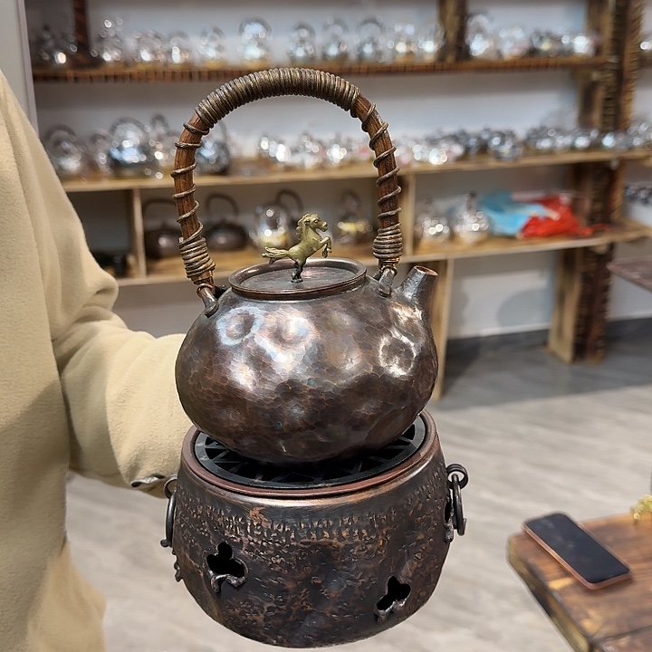 紫铜提梁壶一个 炭炉一个