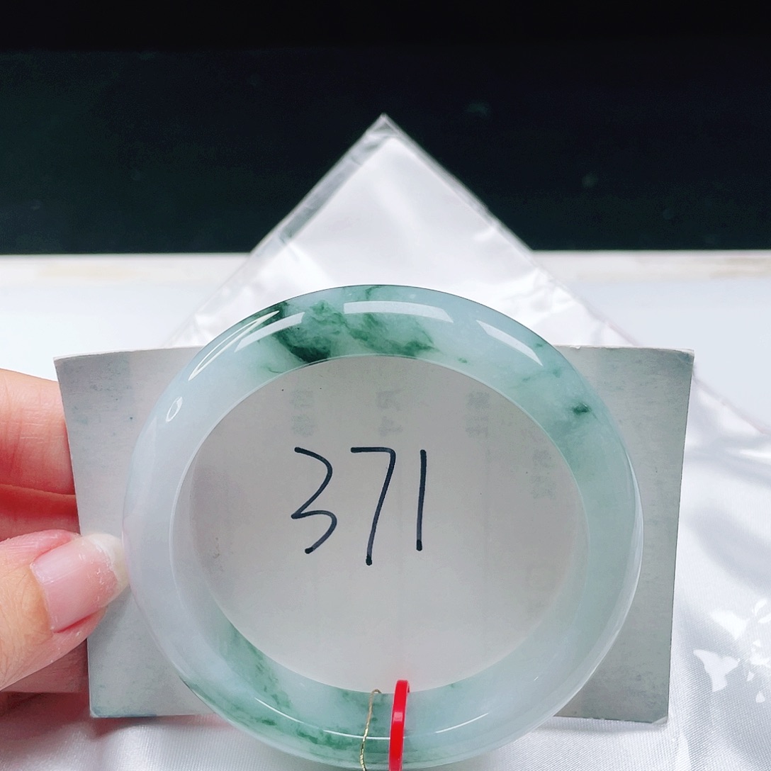 翡翠未镶嵌手镯缅甸翡翠57+