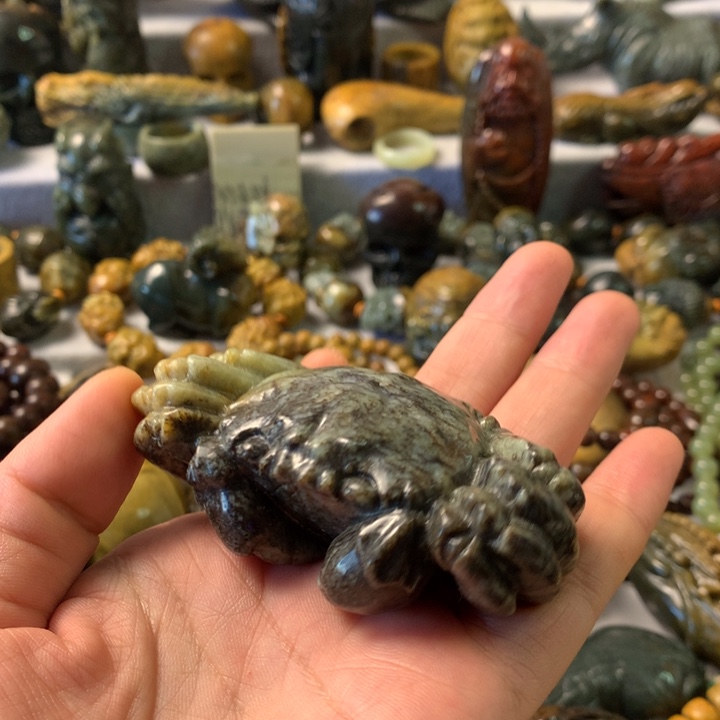 未镶嵌岫岩河磨玉（透闪石质玉）把件林*