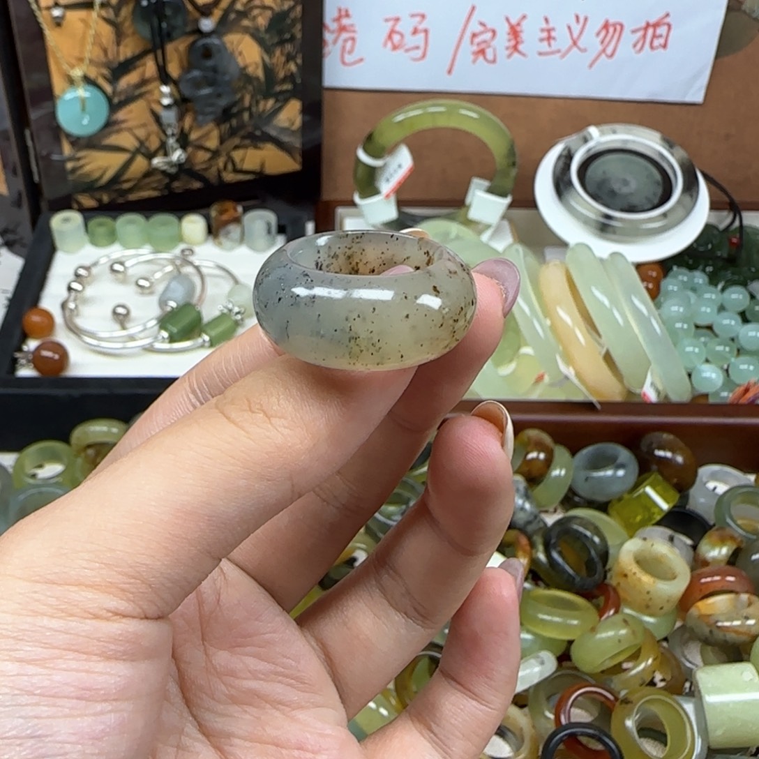 蛇纹石玉未镶嵌戒指内径17.2 港14