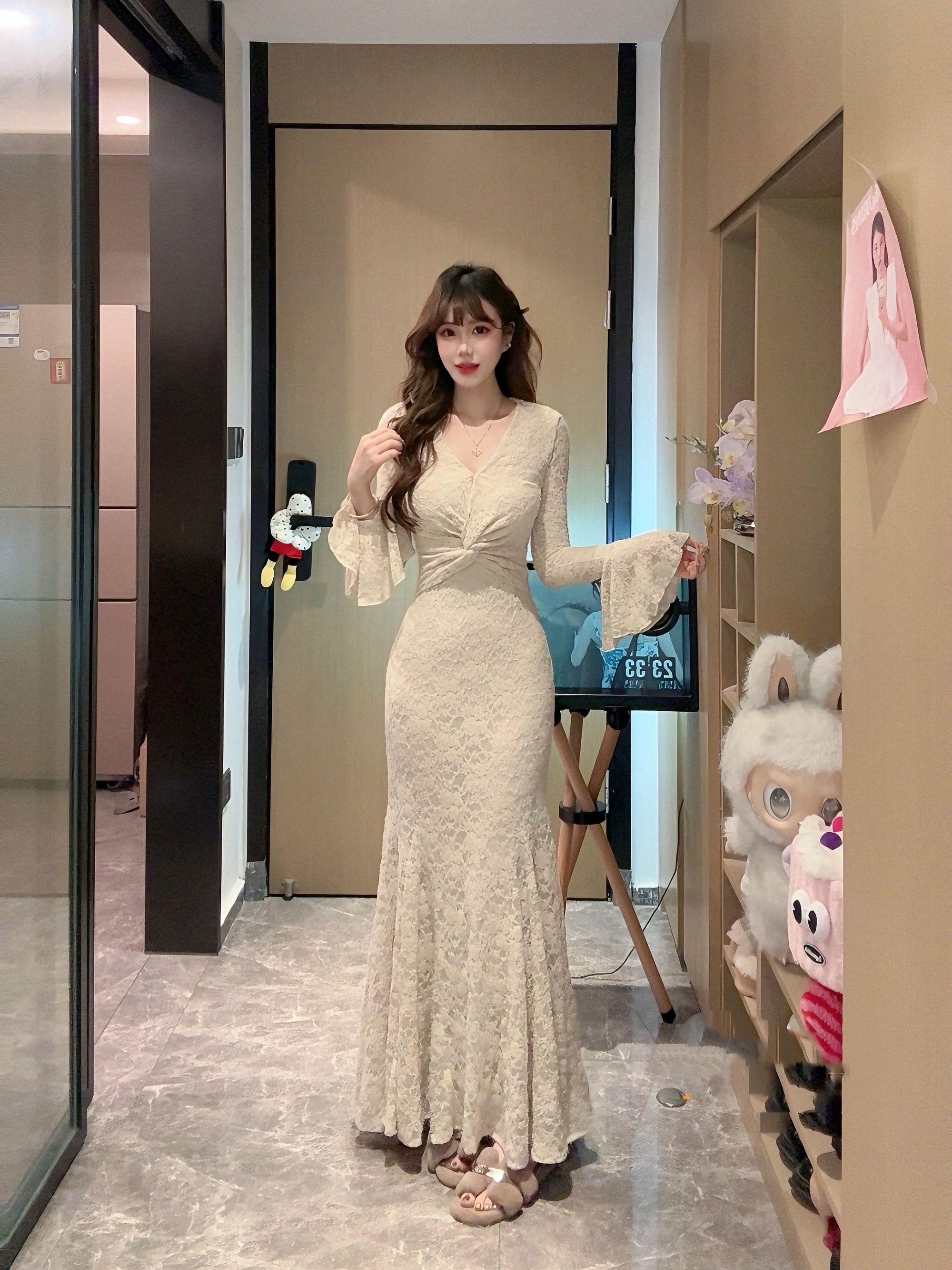 冬款蕾丝温柔扭折喇叭袖 加绒杏色蕾丝步步生莲