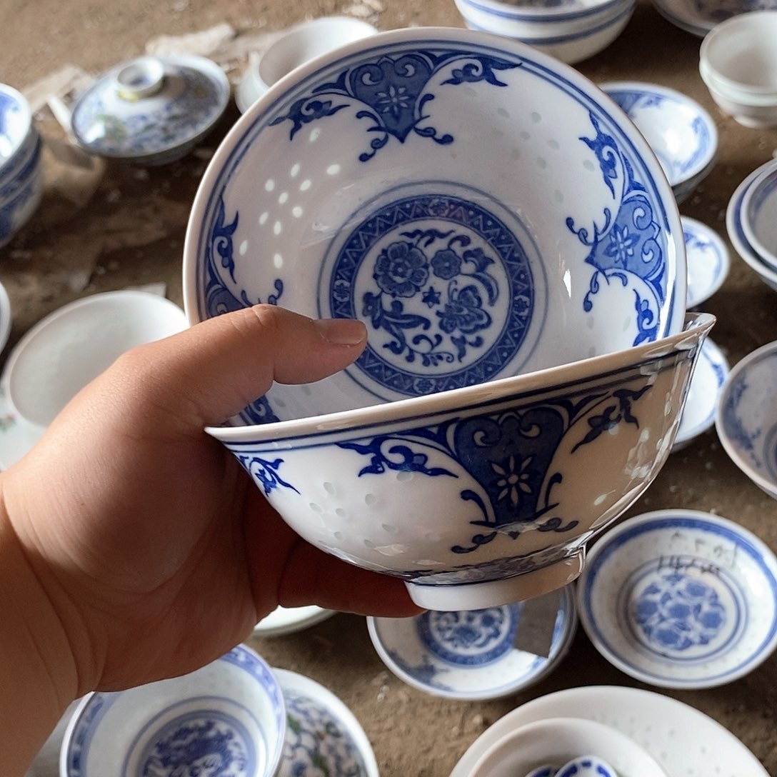 摆件5寸青花玲珑瓷碗