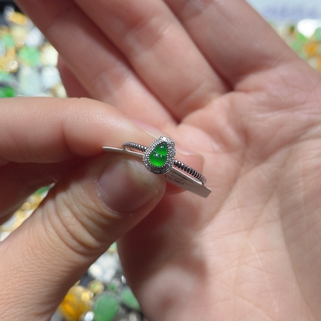 翡翠戒指18K金镶嵌天然翡翠18kA货