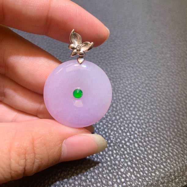 天然缅甸A货翡翠吊坠