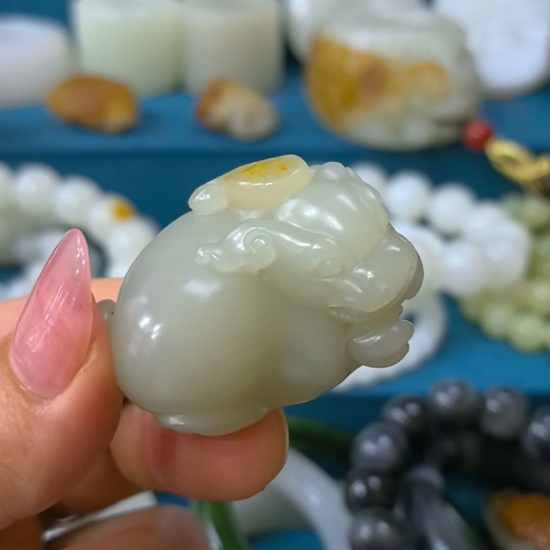 和田玉颈饰未镶嵌龙*杯