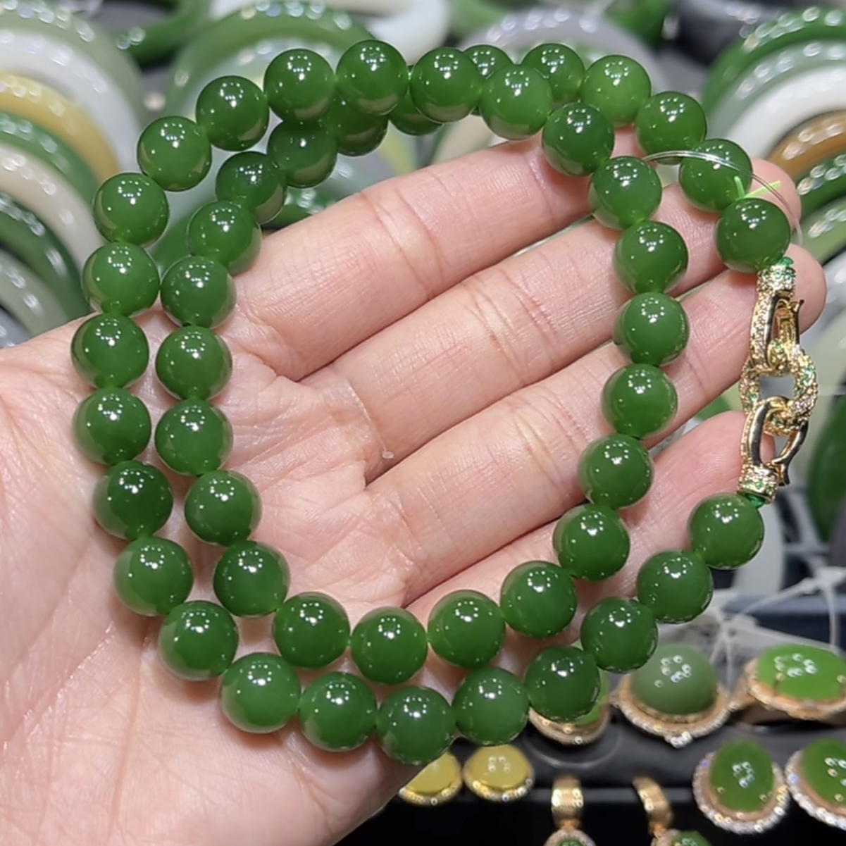 和田玉俄料碧玉老料阳绿项链10mm