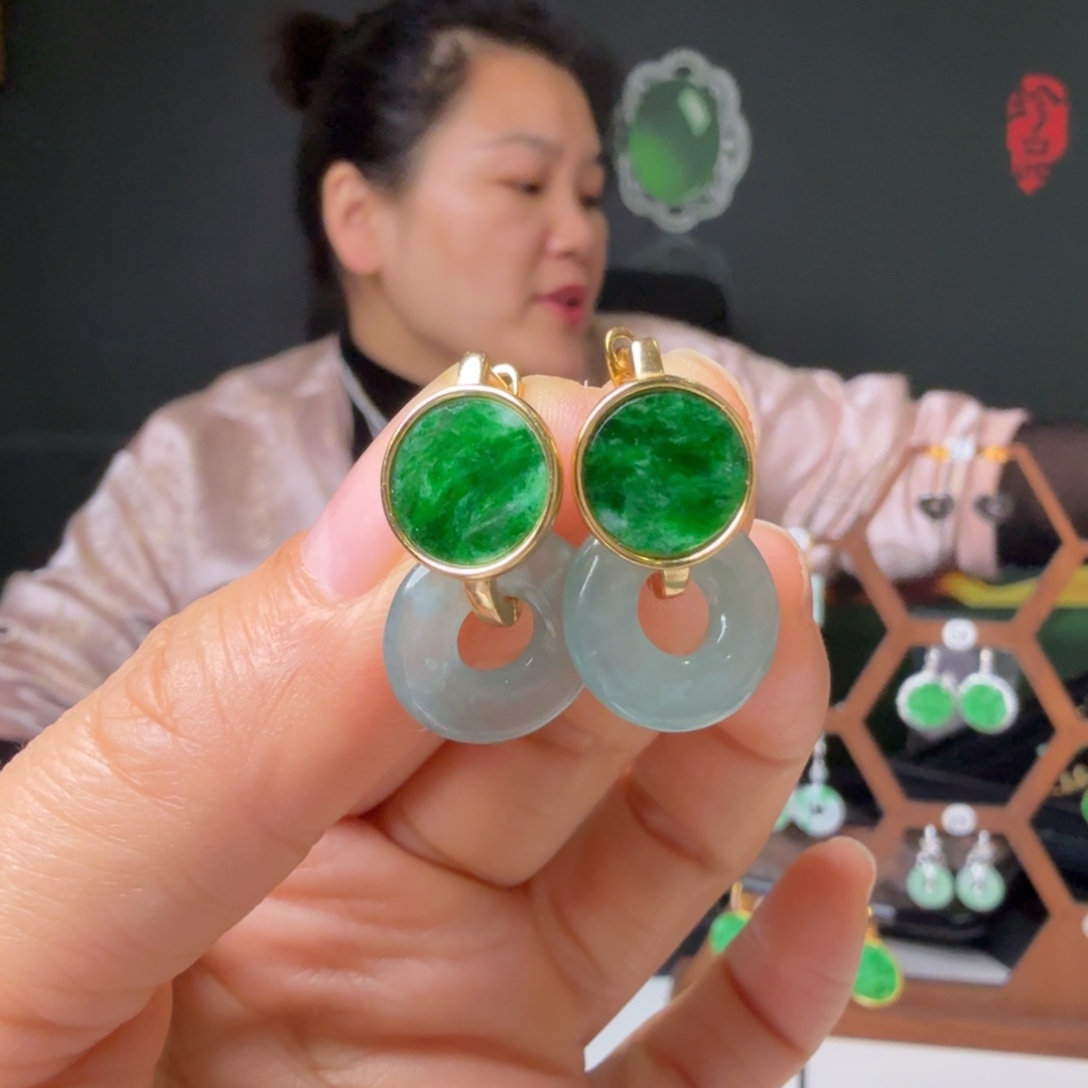 拒***聊翡翠银S925镶嵌耳饰