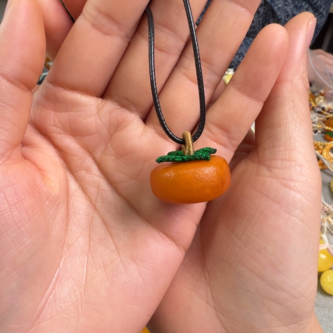 蜜蜡裸石未镶嵌蜜蜡