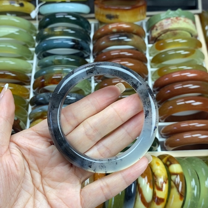蛇纹石玉未镶嵌手镯58