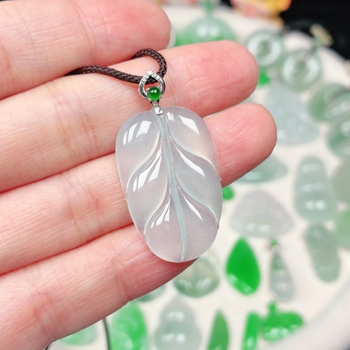 颈饰18K金镶嵌翡翠缅甸天然A货翡翠