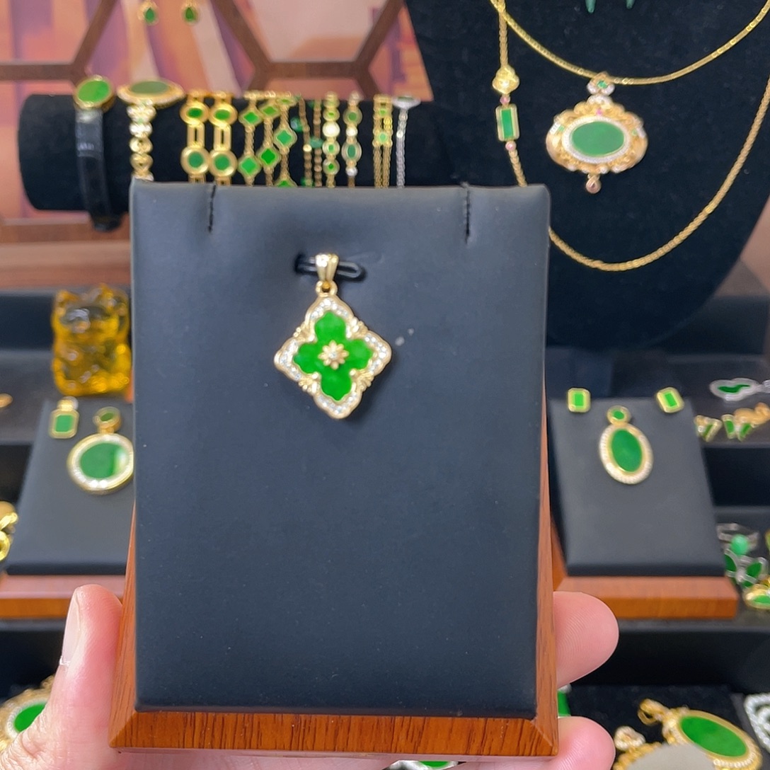 翡翠银S925镀金镶嵌吊坠(赠链)