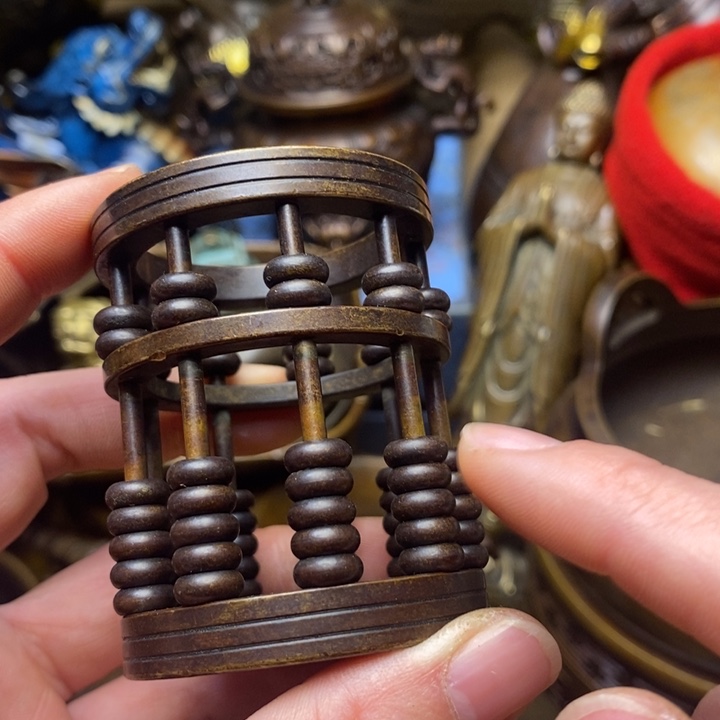 铜器摆件做工精良