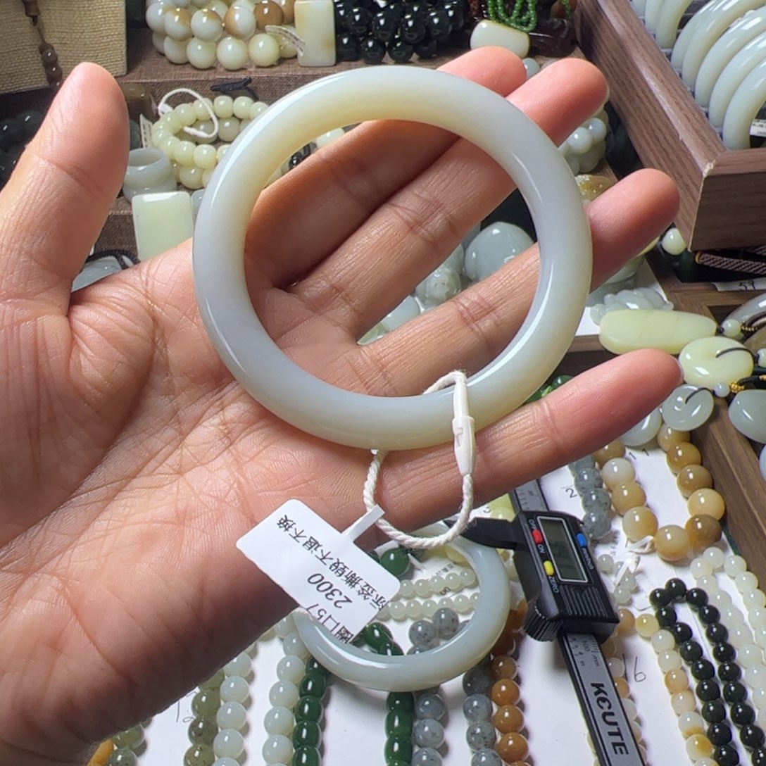 蔸***李和田玉（糖玉）未镶嵌车挂