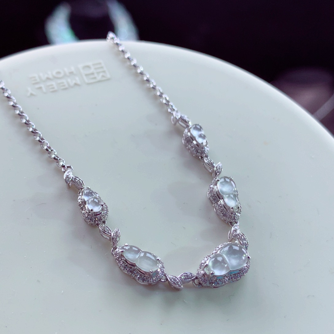 翡翠手链未镶嵌5颗玉葫芦