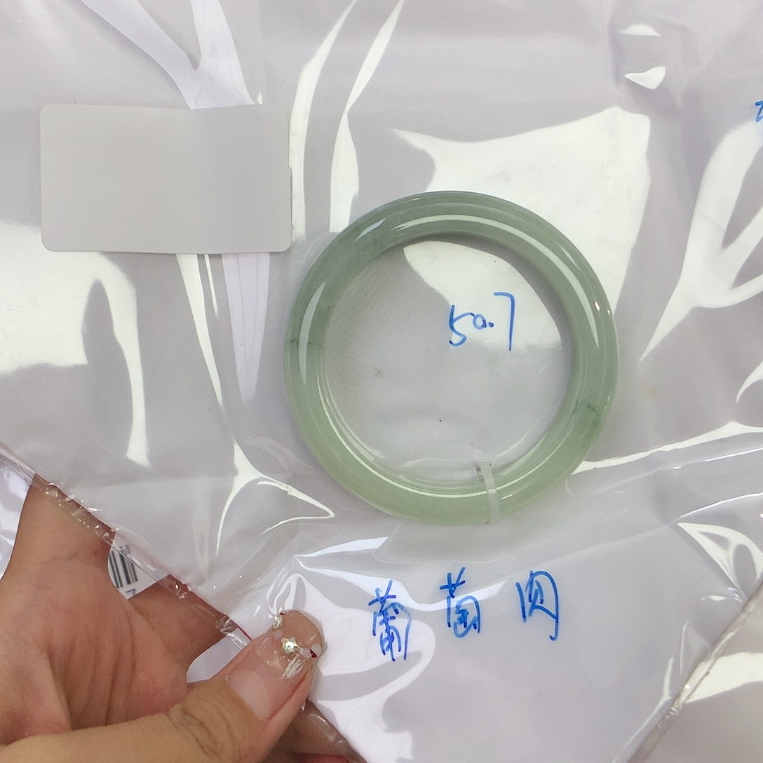 翡翠未镶嵌手镯天然缅甸翡翠手镯