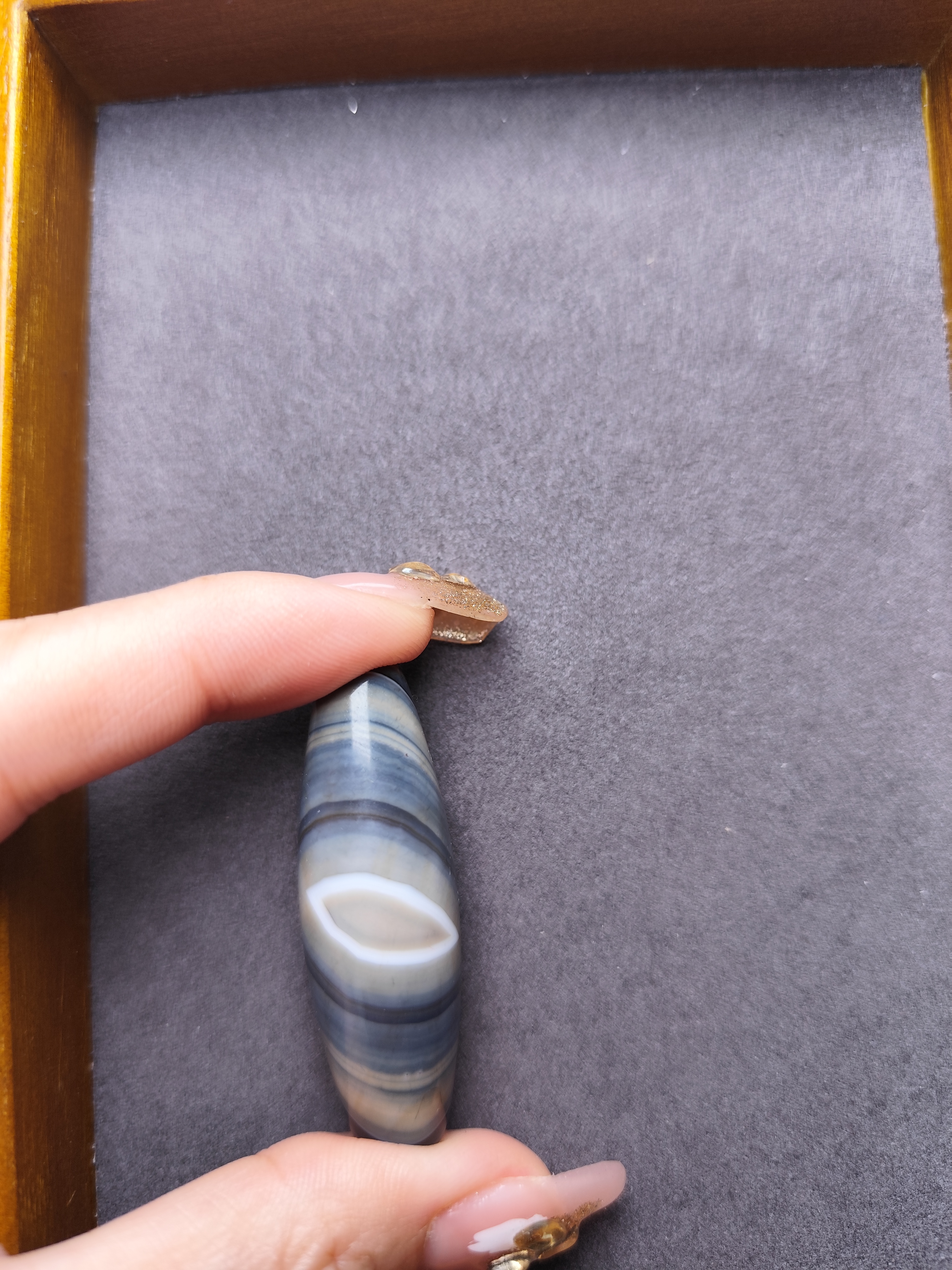 蓝沁缠丝玛瑙缠丝玛瑙