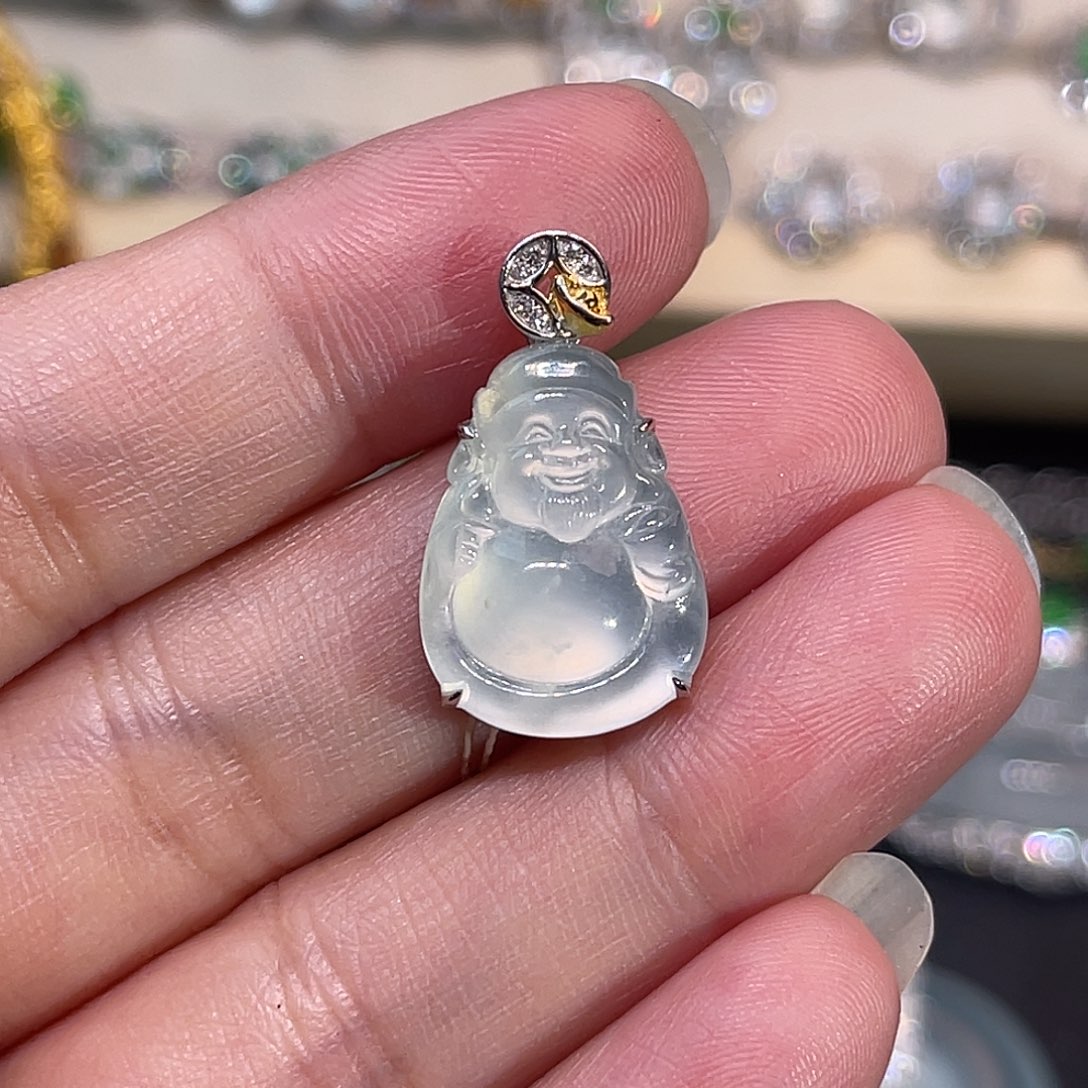 翡翠18K金镶嵌颈饰财神爷