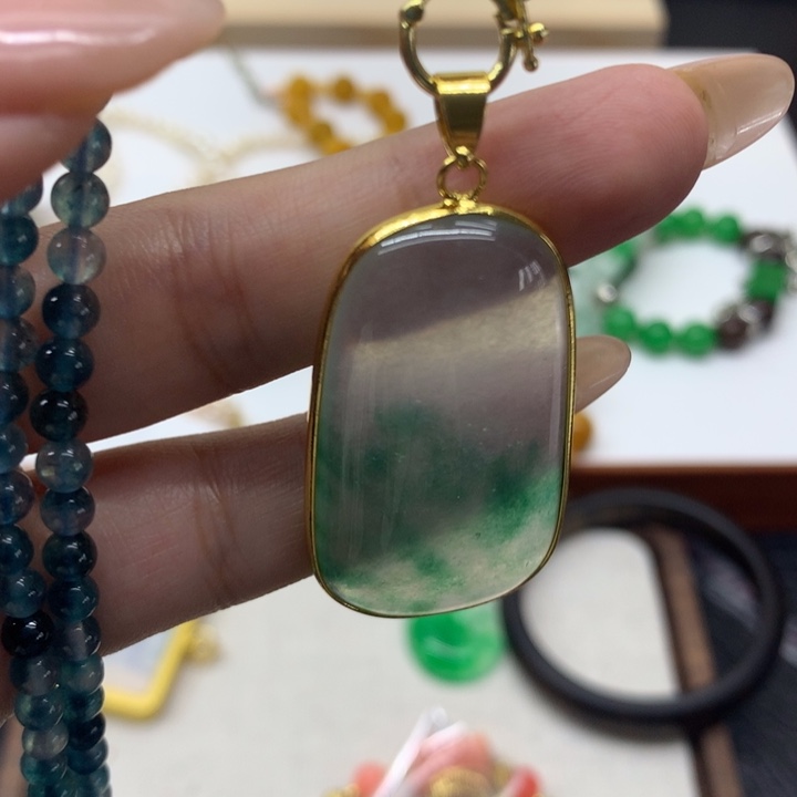 翡翠未镶嵌颈饰吊坠