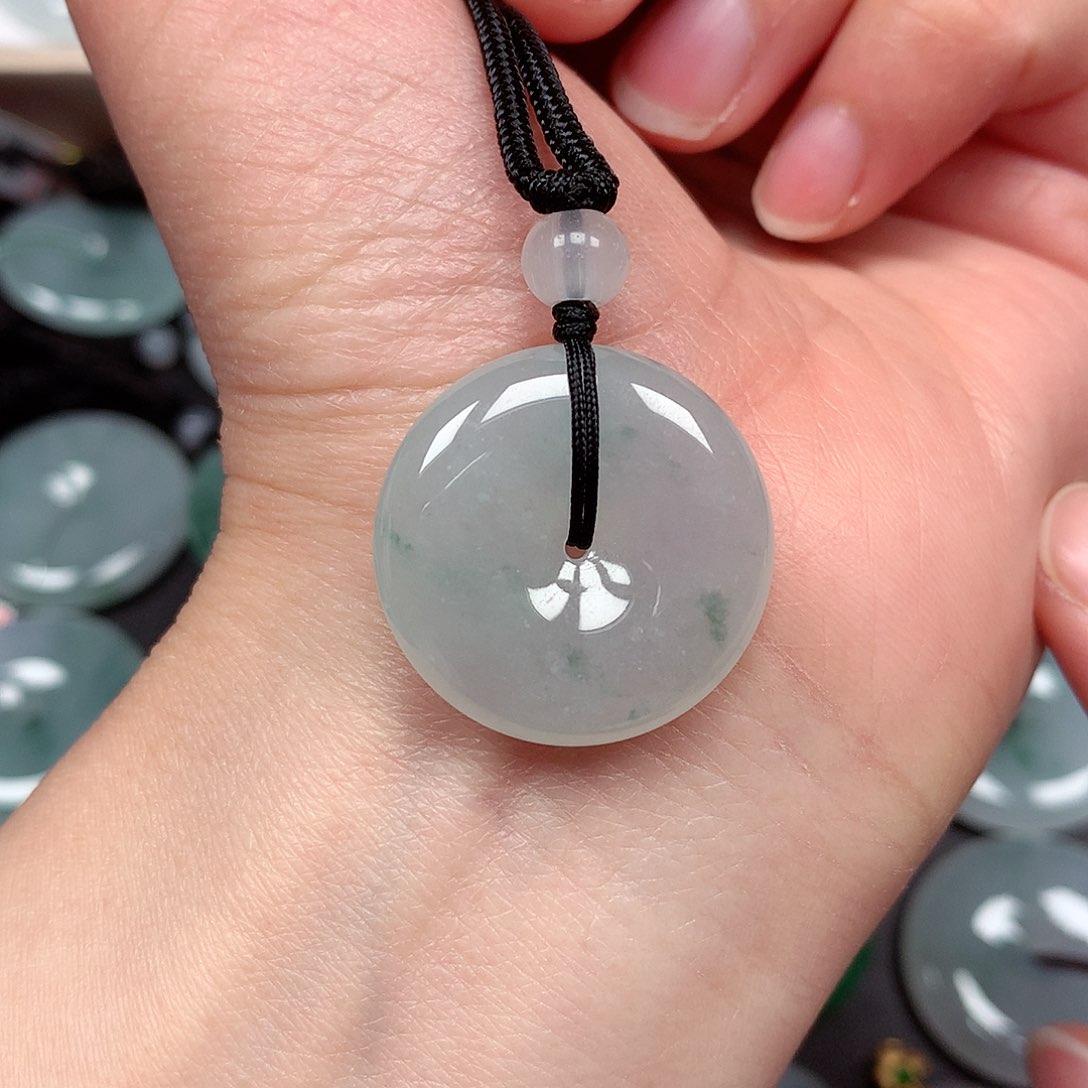 翡翠颈饰未镶嵌?*?平安扣A