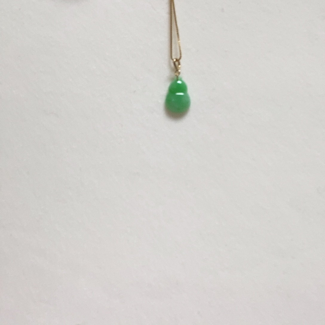 翡翠颈饰18K金镶嵌简单