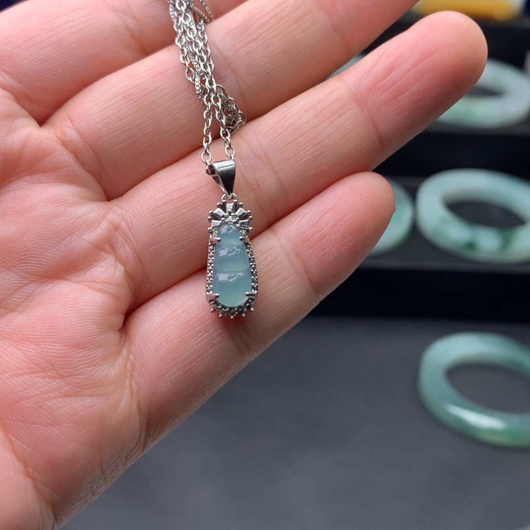 翡翠颈饰未镶嵌多样性