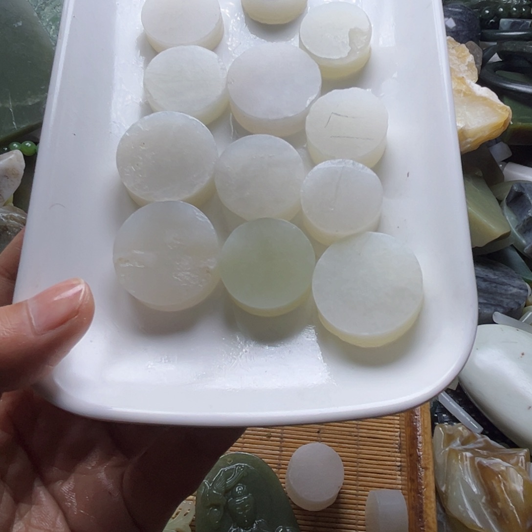 和田玉（糖玉）未镶嵌挂件