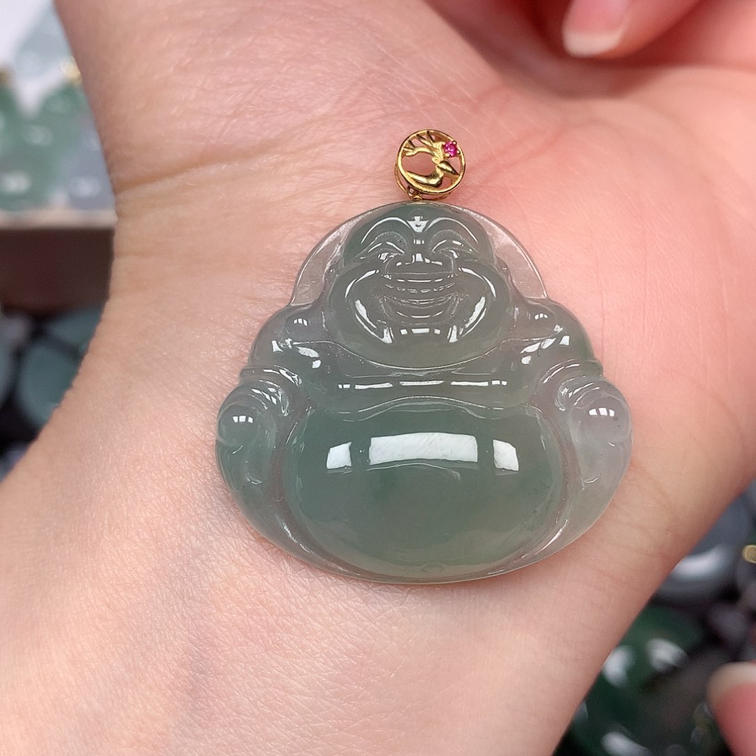 翡翠颈饰未镶嵌佛公