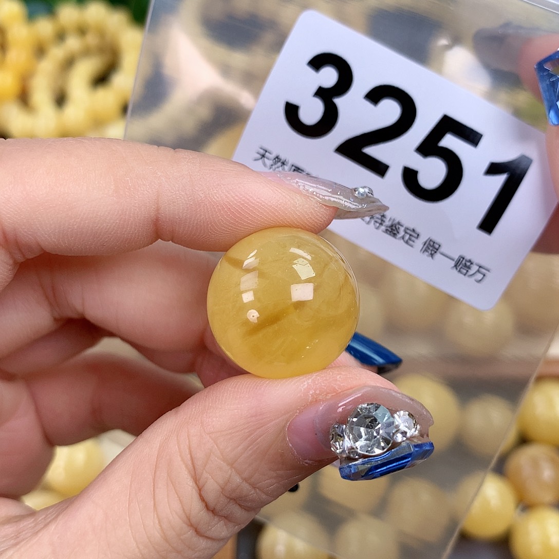 琥珀未镶嵌珠宝奇石20