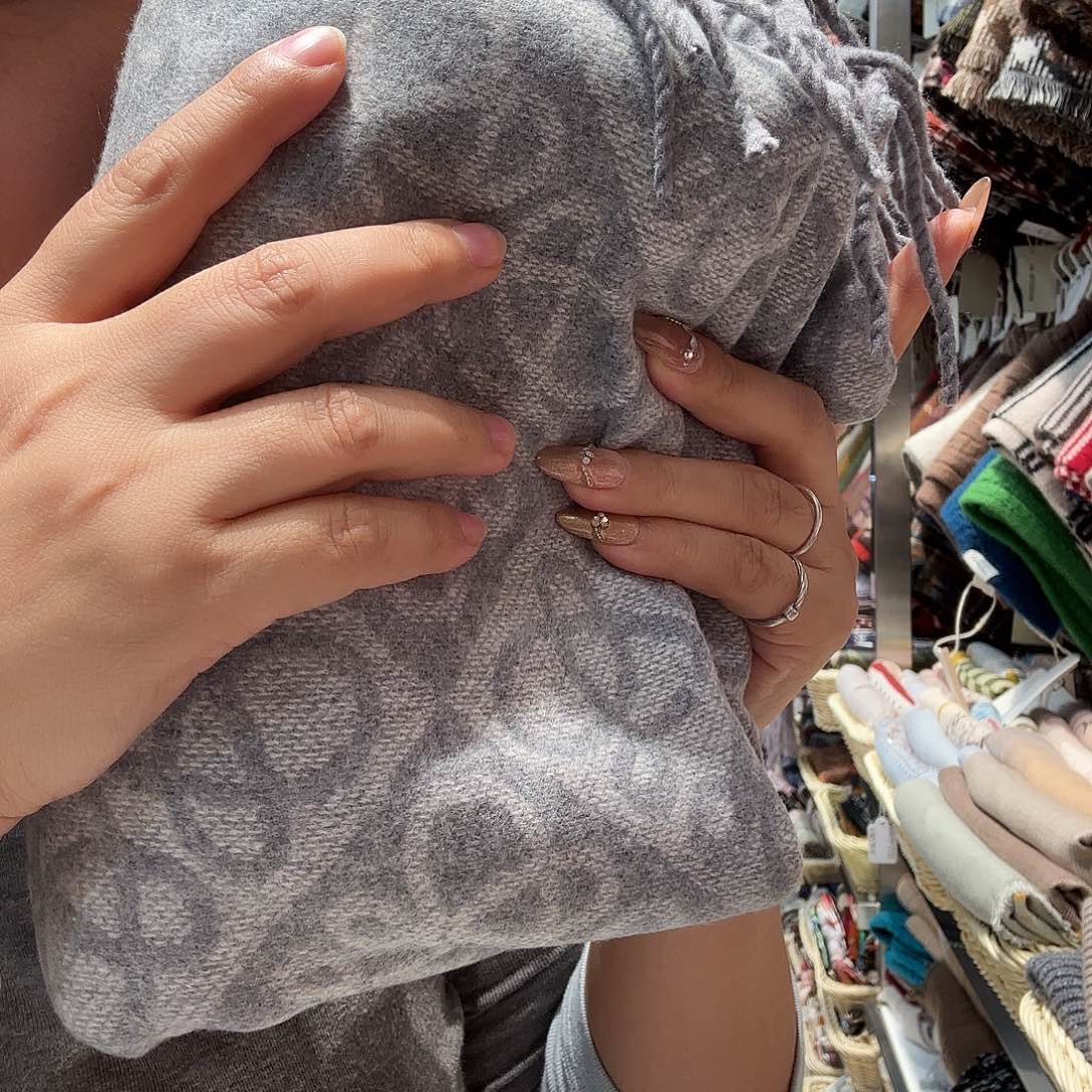 美丽诺羊毛灰色的