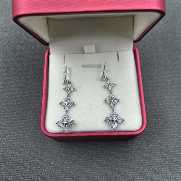   【经典永恒  光芒四射】耳饰 GDJ10004