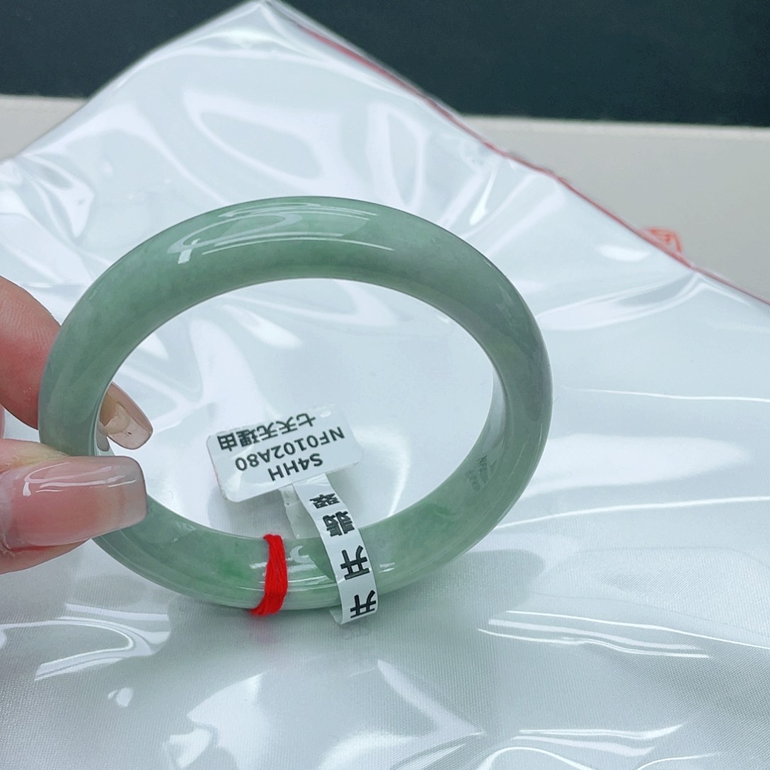 翡翠手镯未镶嵌正58