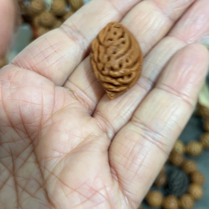 互***忘精品桃枭小籽吊坠