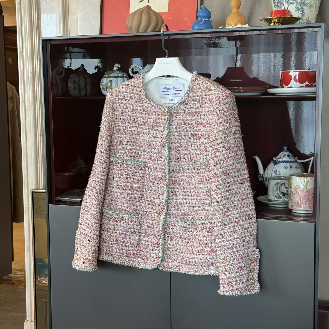 《粉彩宝》MYL 2025年秋季新款涤棉混纺小香外套圆领彩色口袋小香