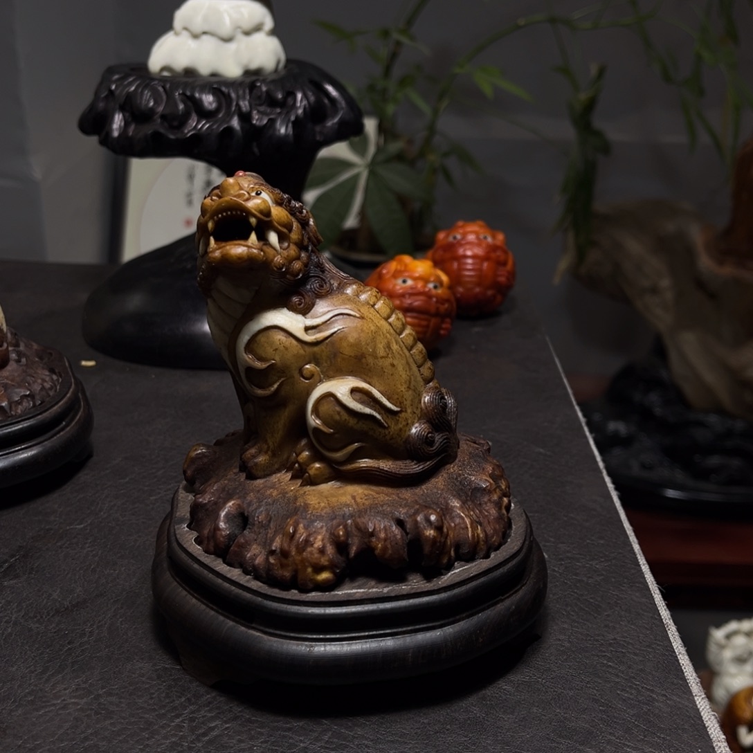 大***兽鹿骨摆件鹿角雕刻工艺摆件