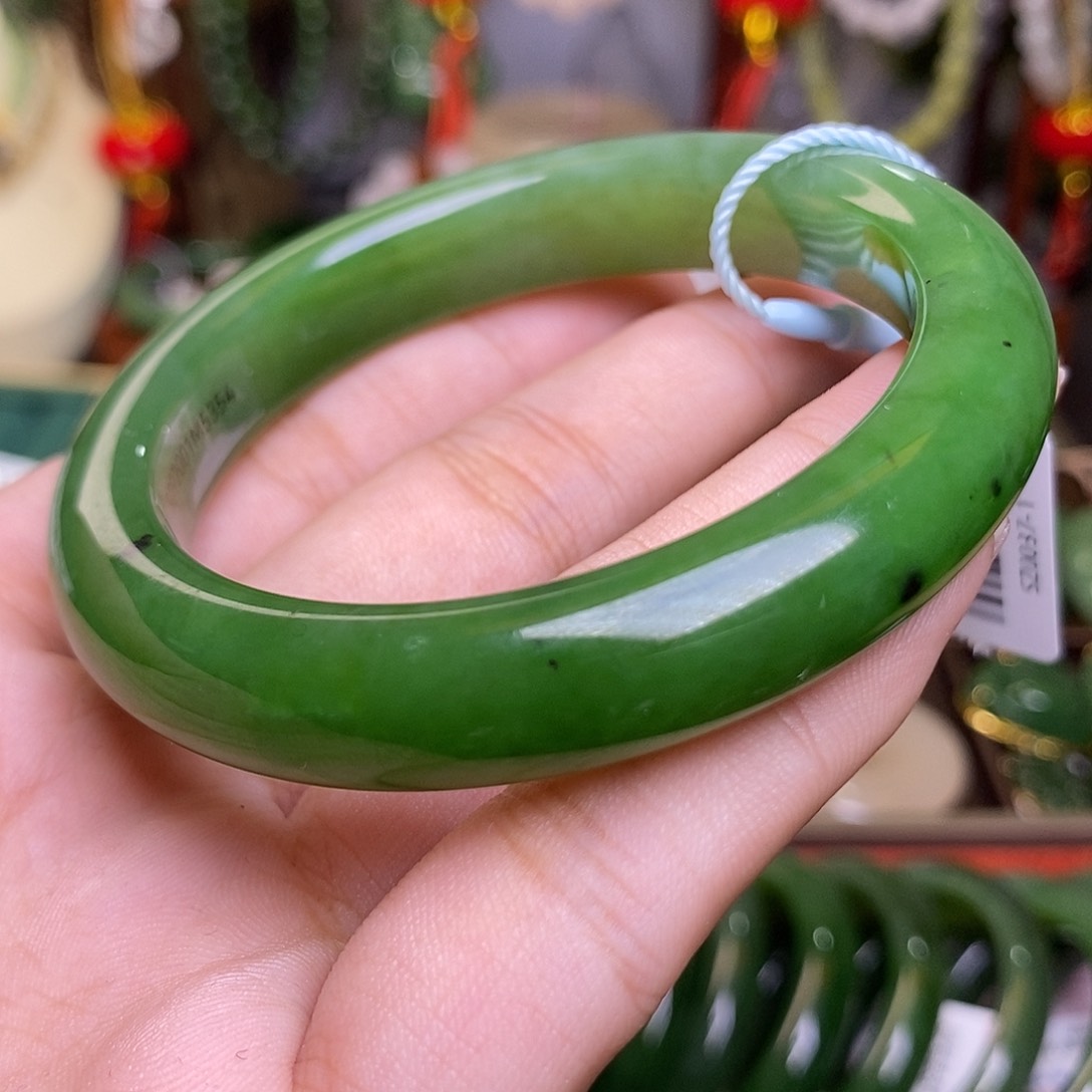 和田玉碧玉阳绿白加绿老料福利价手镯54未镶嵌