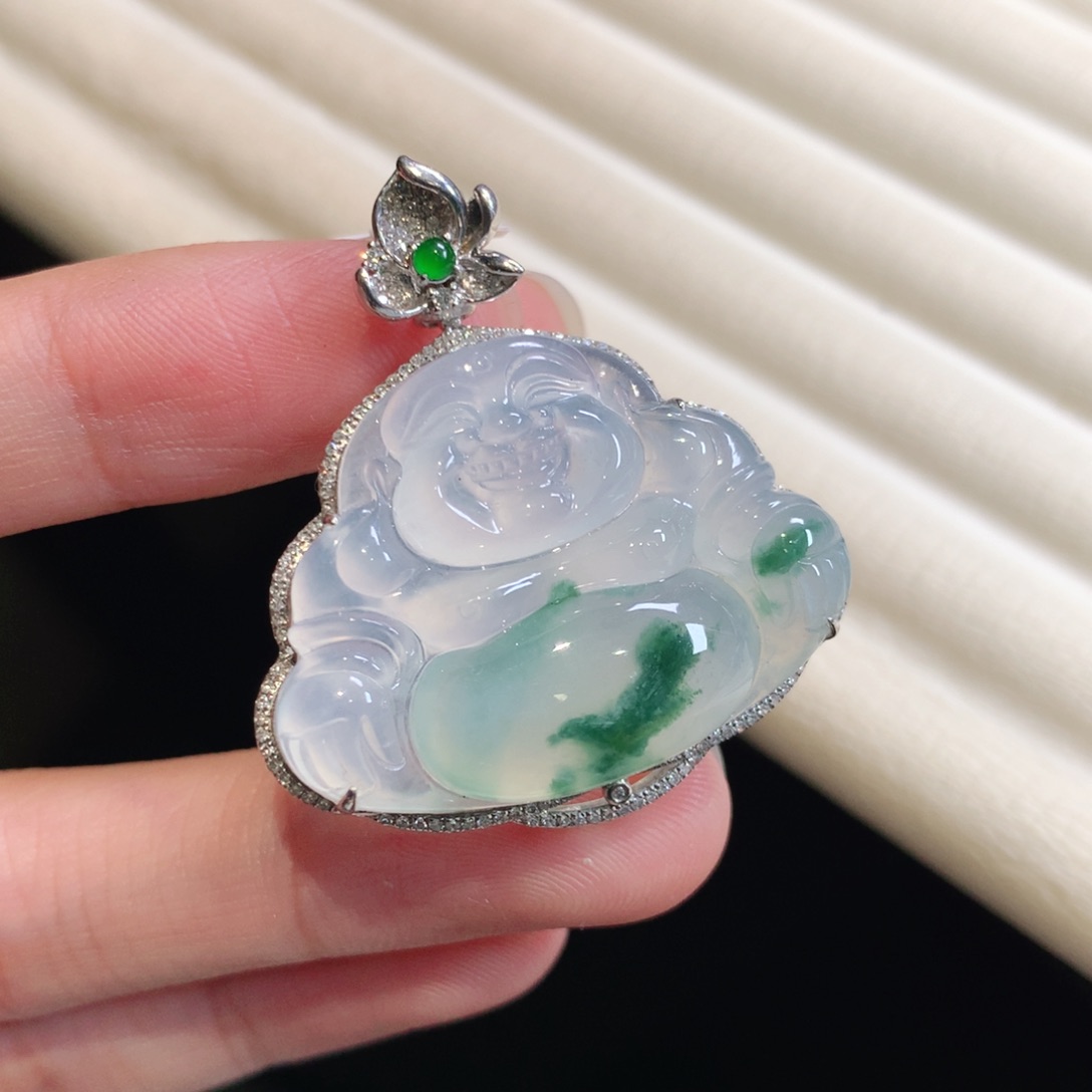 翡翠颈饰18K金镶嵌佛