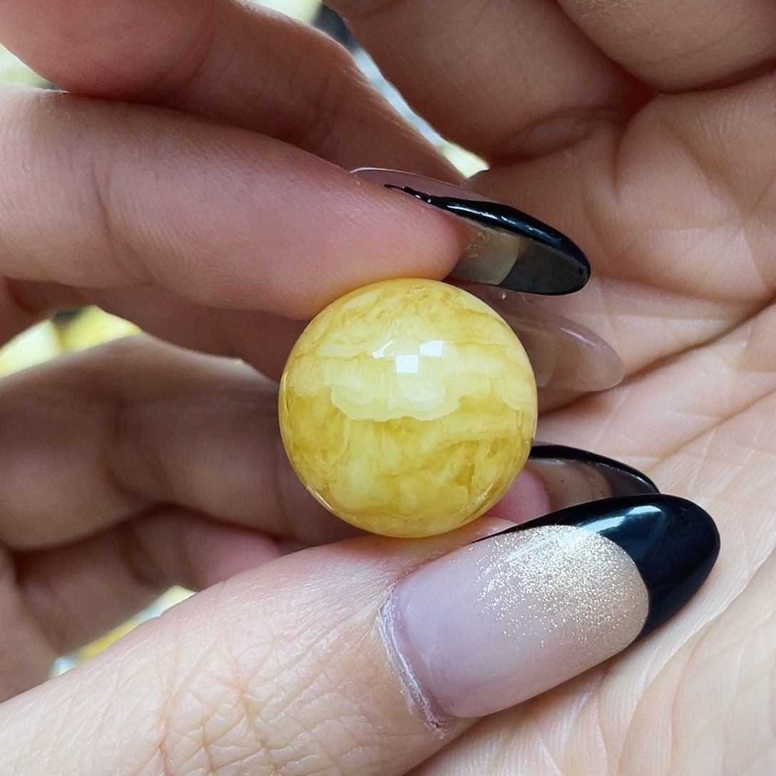 琥珀珠宝奇石未镶嵌19.2mm微微瑕