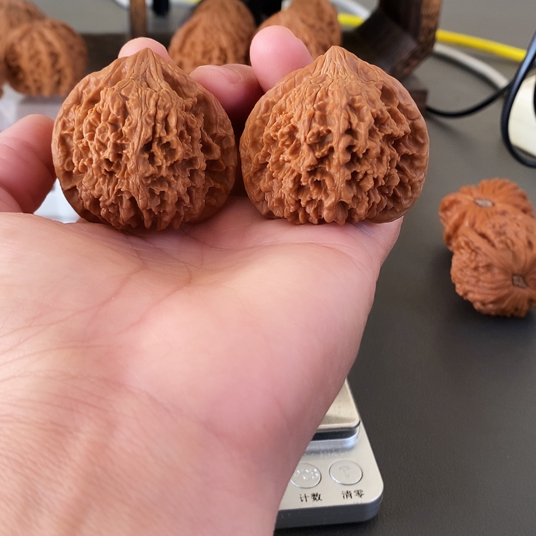 文玩核桃把件红皮树满天星骨质超棒